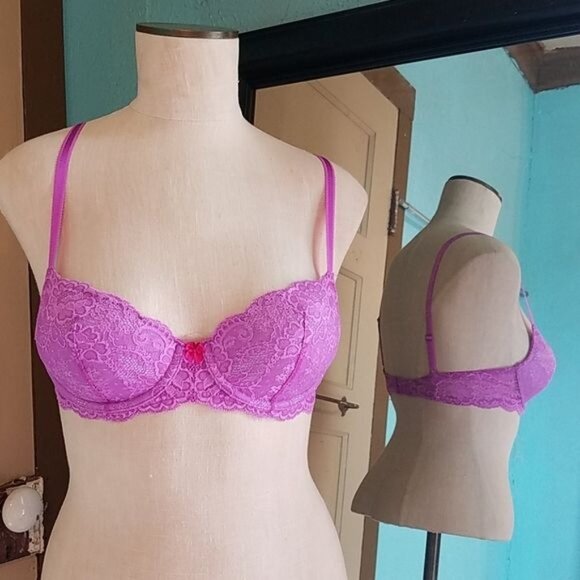 Victoria's Secret Bra Dream Angels Lined Demi Lace Pink WOMEN'S WOMAN'S Size 32C - Picture 2 of 7